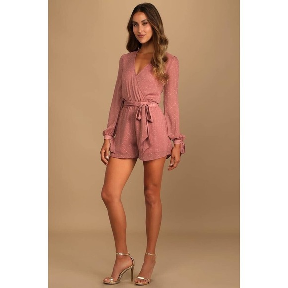 Lulu’s Closer Look Dusty Rose Mauve Swiss Dot Tie Sleeve Romper Womens Sz S NWT - Picture 11 of 16